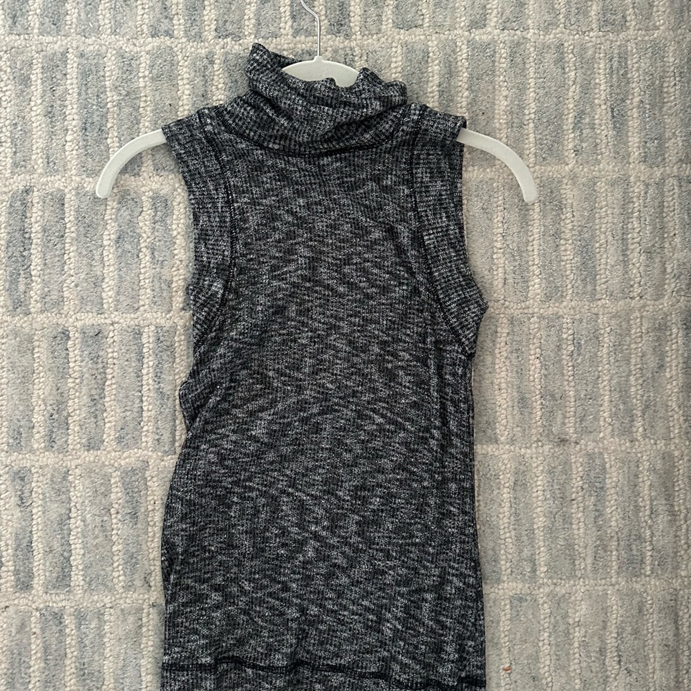Anthropologie Gray Fitted Sleeveless Tank Top
